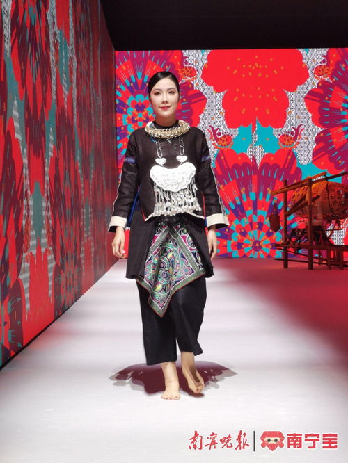 傳統與新潮 壯族三月三 民族服飾展秀在邕精彩上演